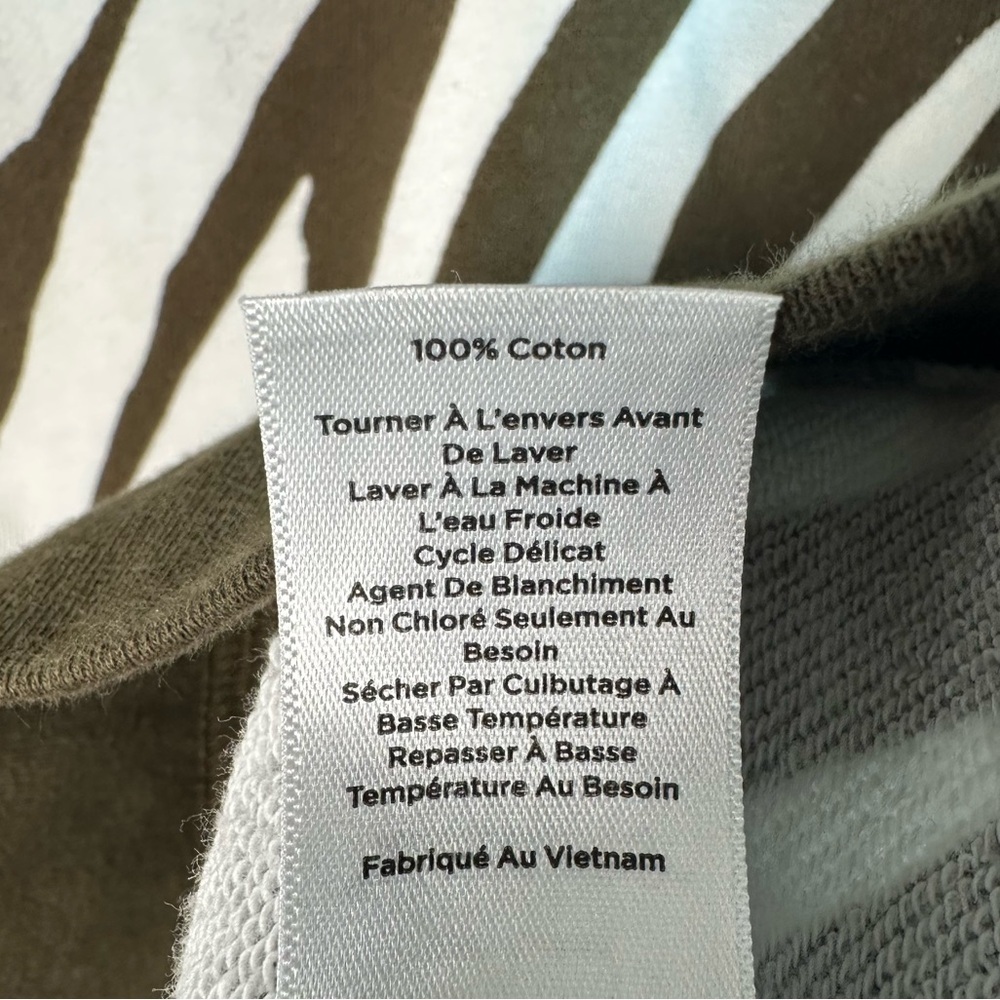 Talbots Womens Sweatshirt Zebra Print button shoulder animal print cozy - Picture 8 of 11
